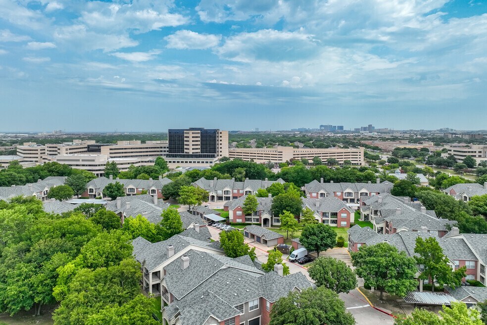 Carrington Park in Plano, TX - Building Photo