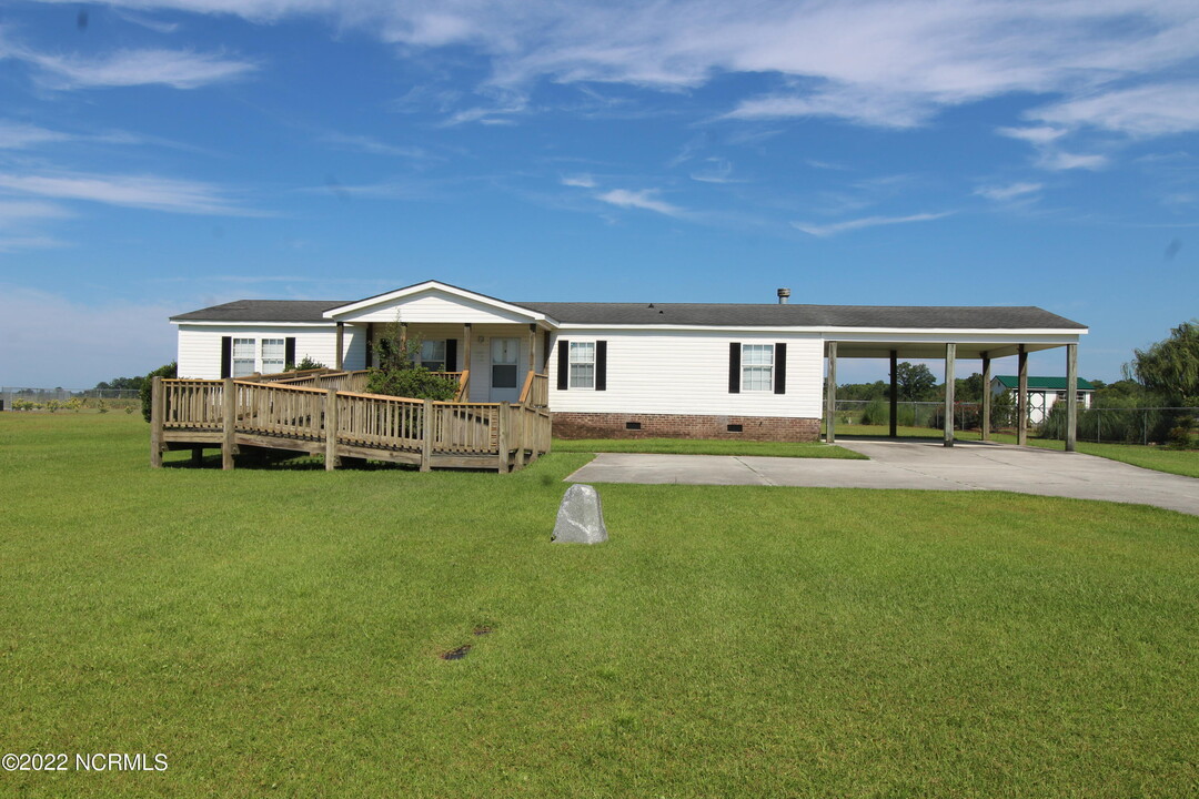 103 Wildflower Way in Stella, NC - Building Photo