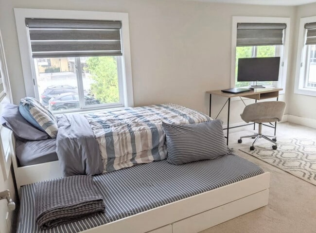 property at 835 N Raymond Ave