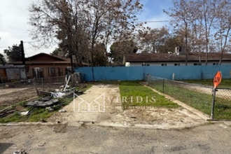 327 Beardsley Ave in Bakersfield, CA - Building Photo - Building Photo