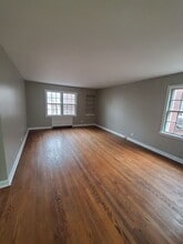 512-524 E Henry Clay St - 12 Family in Whitefish Bay, WI - Building Photo - Interior Photo