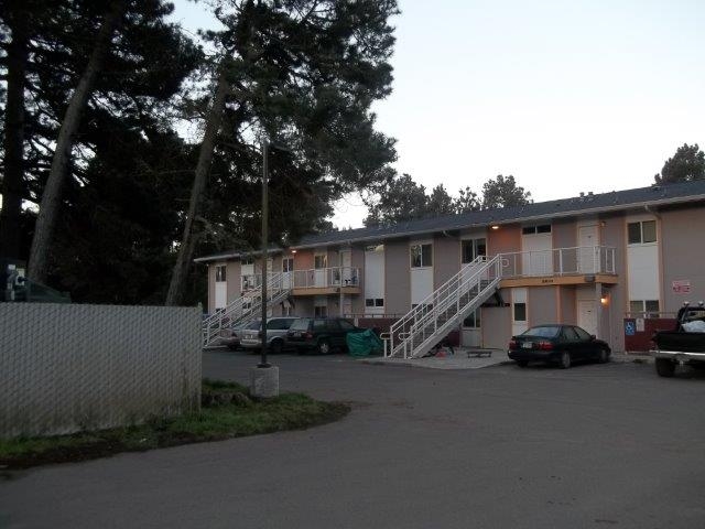 33001 Lassen Dr in Fort Bragg, CA - Building Photo