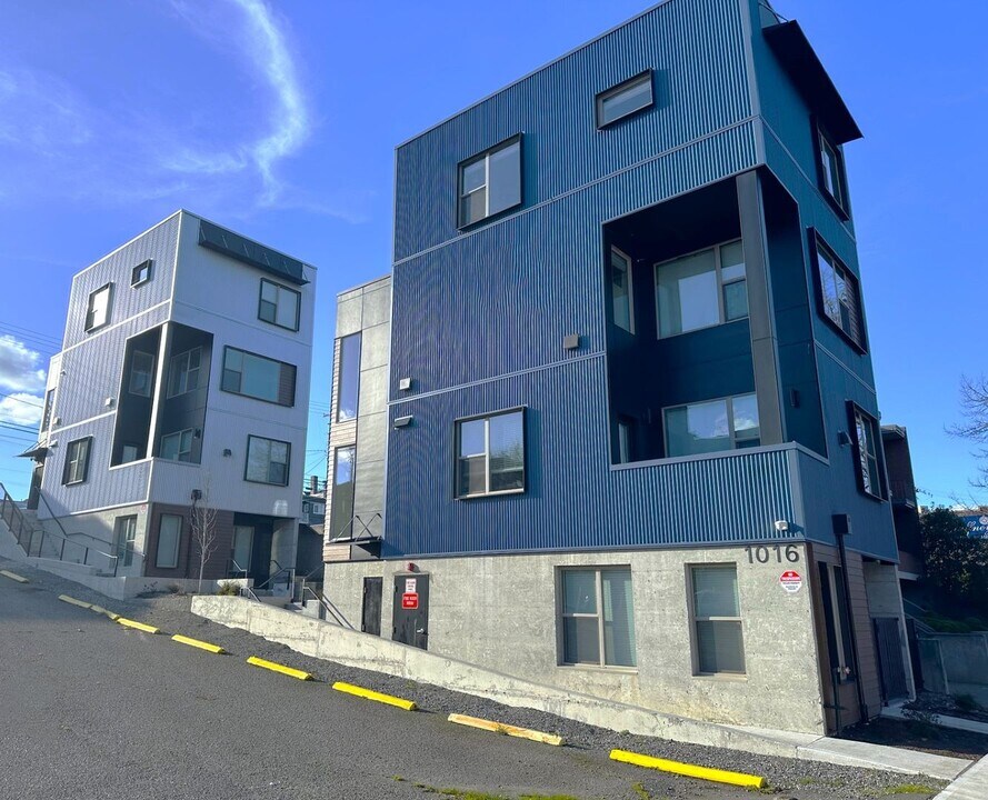 1016 S Yakima Ave in Tacoma, WA - Building Photo