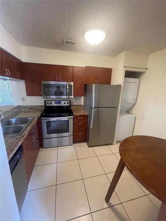 13931 SW 91st Terrace-Unit -13931 in Miami, FL - Building Photo