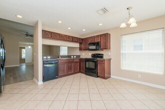1010 Larwood Pine Dr in Ruskin, FL - Building Photo - Building Photo