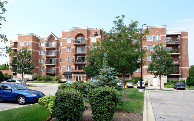 3401-3451 N Carriageway Dr in Arlington Heights, IL - Building Photo - Building Photo