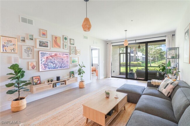 15126 Palmer Lake Cir in Naples, FL - Building Photo - Building Photo