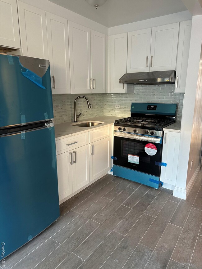 55-12-55102 102nd St in Queens, NY - Building Photo - Building Photo