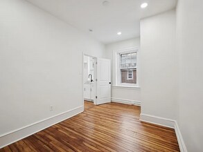 236 Harvey St in Philadelphia, PA - Foto de edificio - Building Photo