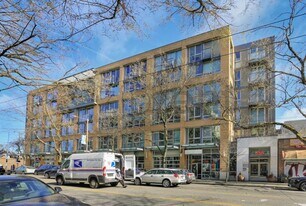 530 Broadway E in Seattle, WA - Building Photo