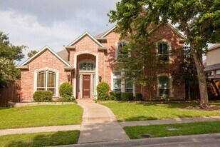 8100 Rosemont Dr in Plano, TX - Building Photo