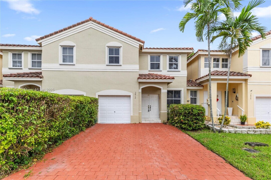 3812 SW 171st Terrace in Miramar, FL - Building Photo