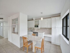 1891 N 61st Ave in Hollywood, FL - Building Photo - Building Photo