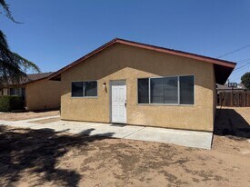 13191 Kiowa Rd in Apple Valley, CA - Building Photo
