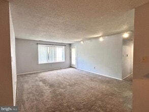 4805A Aberdeen Dr in Mount Laurel, NJ - Building Photo - Building Photo