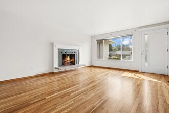 2210 167th Ave NE in Bellevue, WA - Building Photo - Building Photo