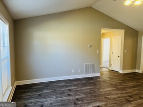 2890 Garnet Way in College Park, GA - Building Photo - Building Photo