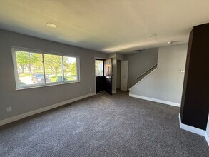 122 Parnacott Dr in Mount Clemens, MI - Building Photo - Building Photo