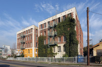 2000 Arlington Ave in Los Angeles, CA - Foto de edificio - Building Photo