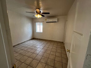 563 S 1st Ave in Yuma, AZ - Foto de edificio - Building Photo