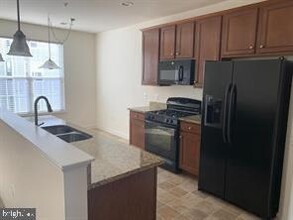 9555 Center St in Manassas, VA - Building Photo - Building Photo