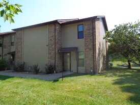 1992 Waterfront Dr N in Columbia, MO - Building Photo