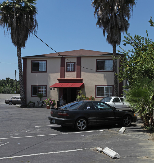 N. Peck Road Apartments in El Monte, CA - Building Photo - Building Photo