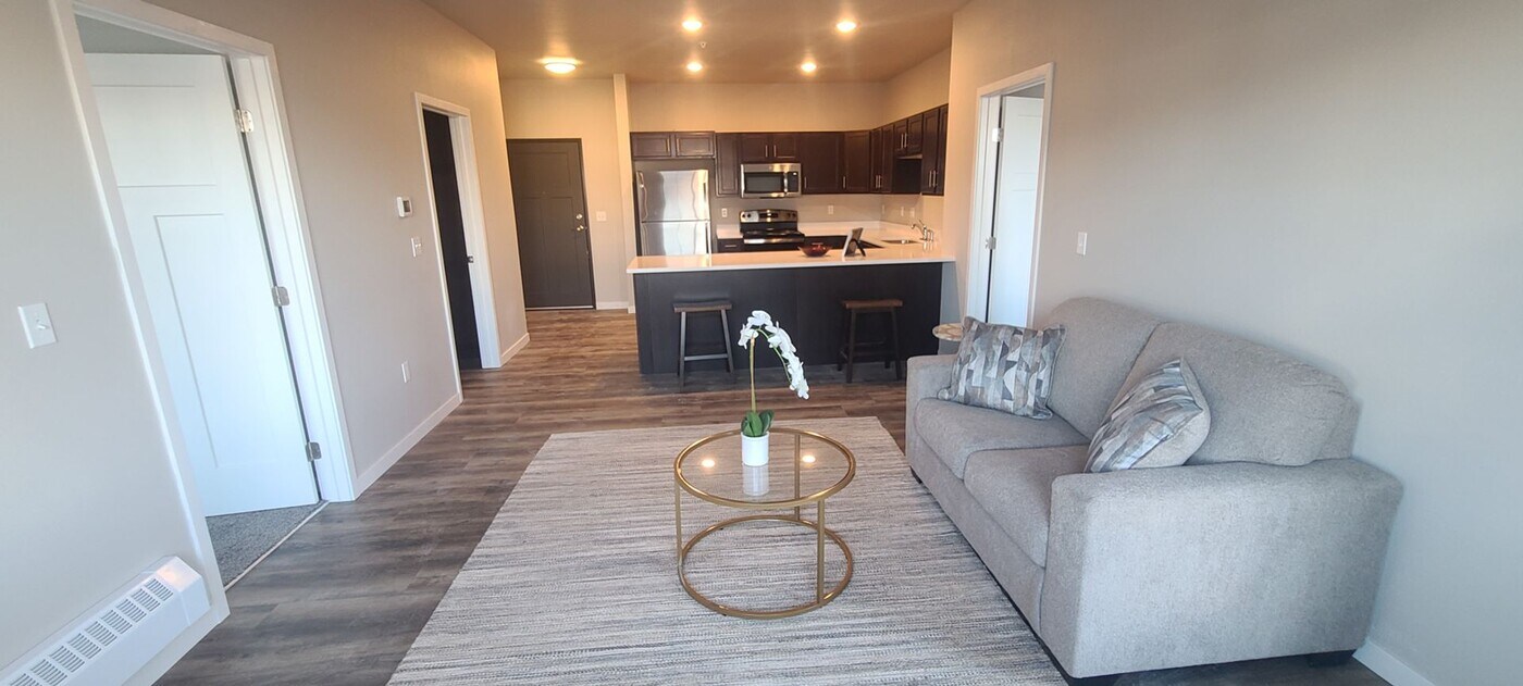140 40th St Dr SE in Cedar Rapids, IA - Building Photo