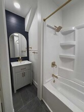 1400 Central Ave, Unit 2 in Dubuque, IA - Foto de edificio - Building Photo