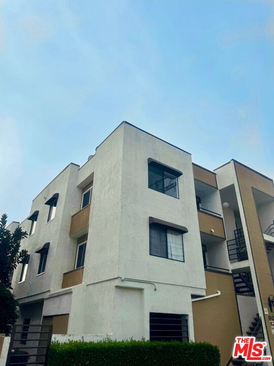 property at 900 E Lomita Ave