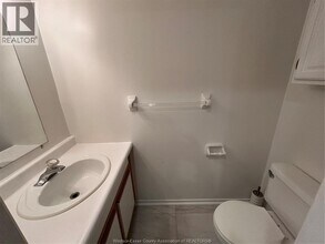 11836 Dove Ln in Windsor, ON - Building Photo - Building Photo