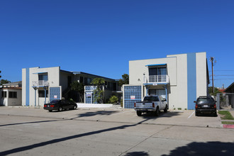 The Grand Apartments Pacific Beach in San Diego, CA - Building Photo - Building Photo