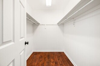 302 Pinebrooke Cir in Downingtown, PA - Building Photo - Building Photo