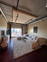 150 Bee St, Unit 507 in Charleston, SC - Building Photo