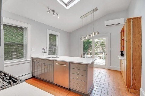 67 Chestnut St, Unit 1 in Boston, MA - Foto de edificio - Building Photo