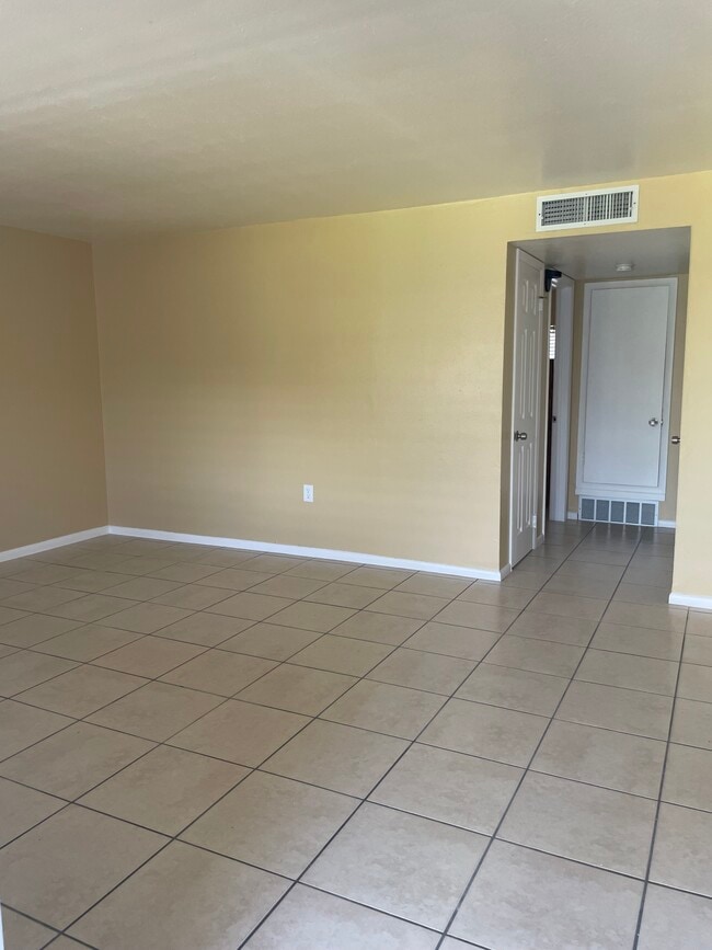 140 Minna Ln, Unit 409, Unit 409