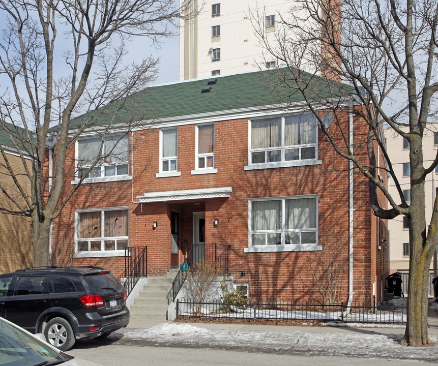 17 Norris Cres in Toronto, ON - Building Photo