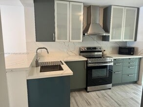 2710 Grant St in Hollywood, FL - Building Photo - Building Photo