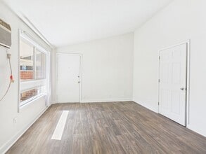 Forest Square Apartments in Richmond, VA - Foto de edificio - Interior Photo