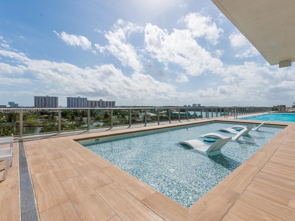 300 Sunny Isles Blvd, Unit 4-2108 in Sunny Isles Beach, FL - Building Photo