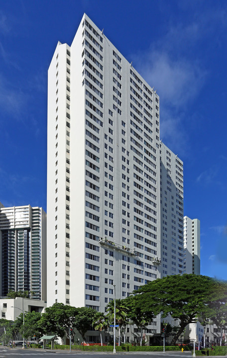 Kukui Tower in Honolulu, HI - Building Photo