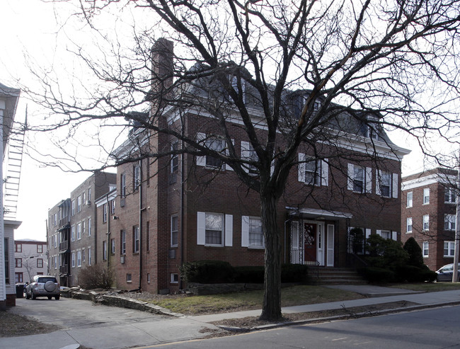 365 Angell St in Providence, RI - Foto de edificio - Building Photo