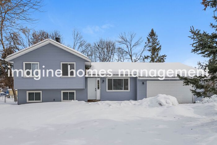 14918 Delft Ave in Rosemount, MN - Building Photo