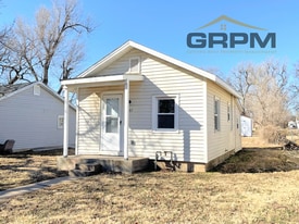 337 Liberty St in Hutchinson, KS - Building Photo