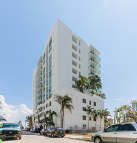 Moon Bay in Miami, FL - Foto de edificio - Building Photo