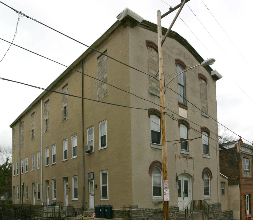 45 E Church Ln in Philadelphia, PA - Foto de edificio