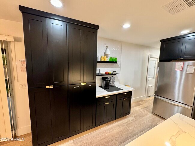 8507 E Bonnie Rose Ave in Scottsdale, AZ - Building Photo - Building Photo