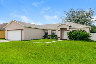 714 Vichy Ln in Kissimmee, FL - Building Photo - Building Photo