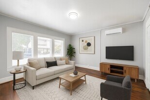 2411 Dunlavy St in Houston, TX - Building Photo