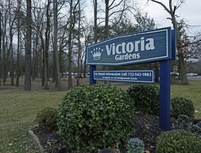 Victoria Gardens in Eatontown, NJ - Building Photo - Building Photo